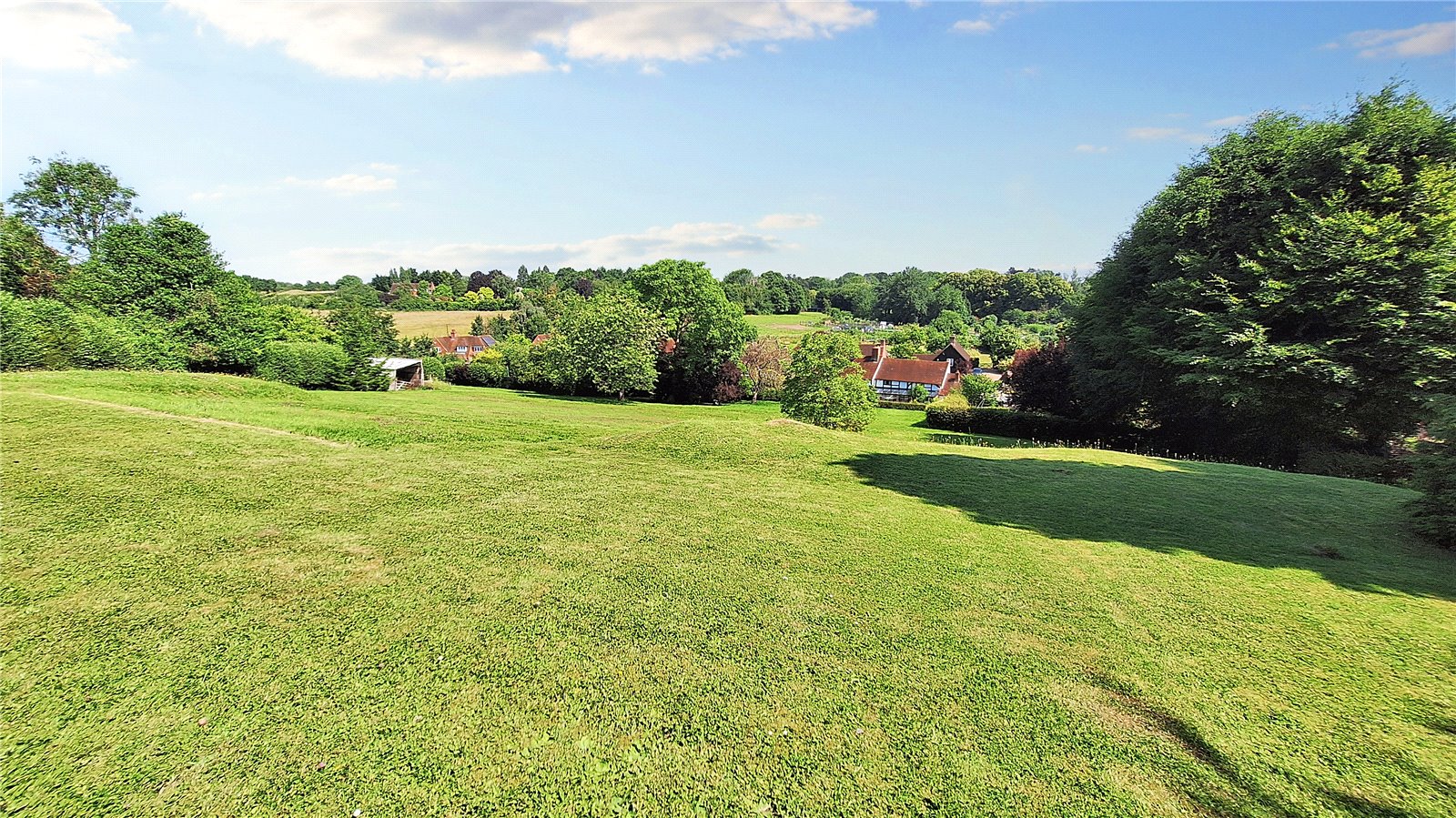 4 bedroom detached house for sale 0