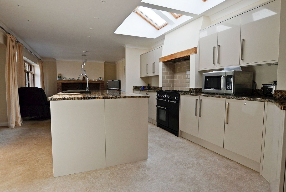 Photos of Davies Avenue, Paignton TQ4 65805198 PrimeLocation