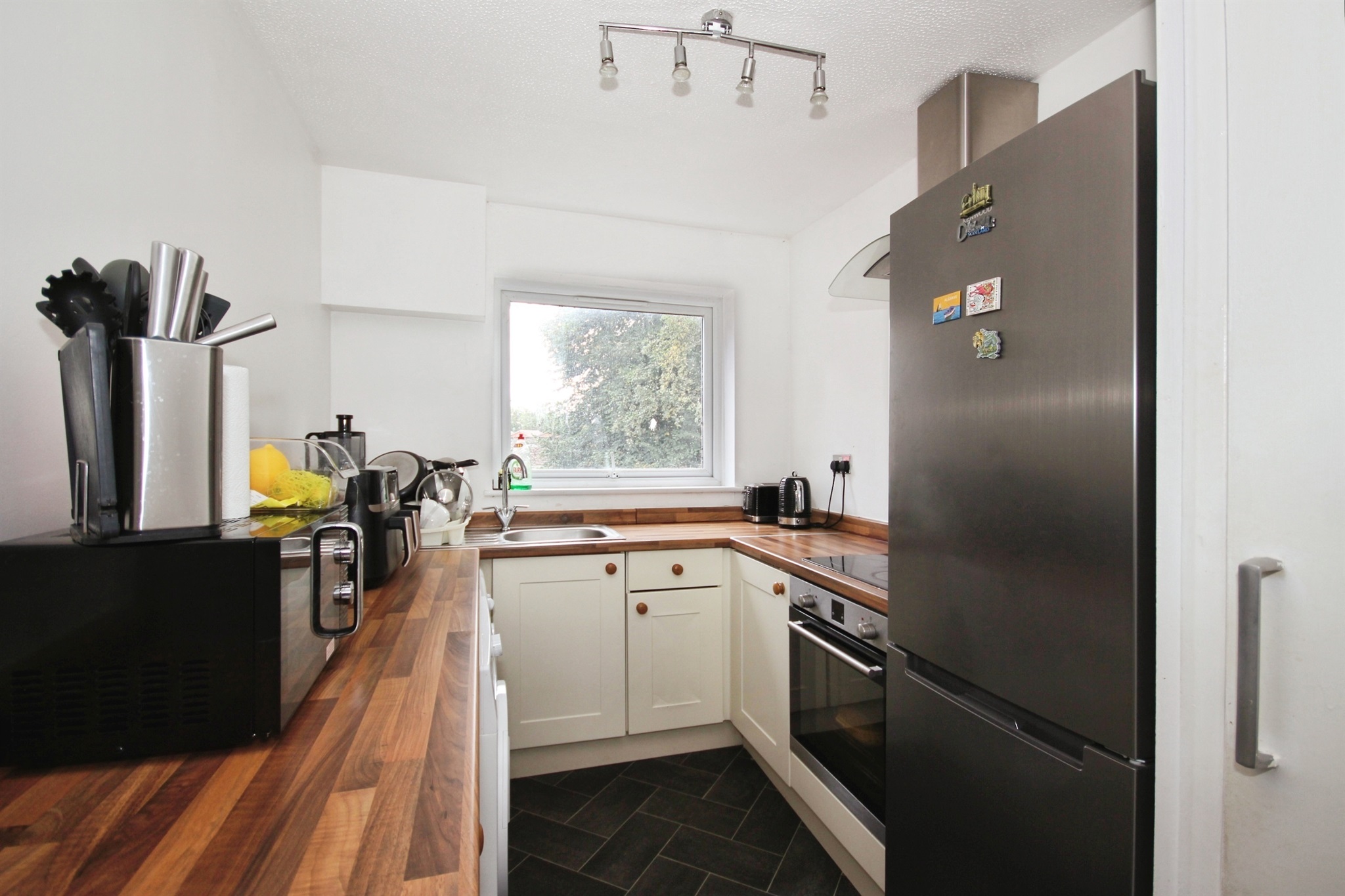 24, Arncliffe Way, Warwick photo 4