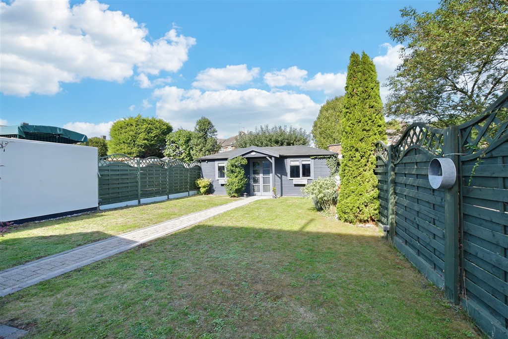 4-bed semi-detached on Avon Road, Upminster, Essex RM14, £650,000