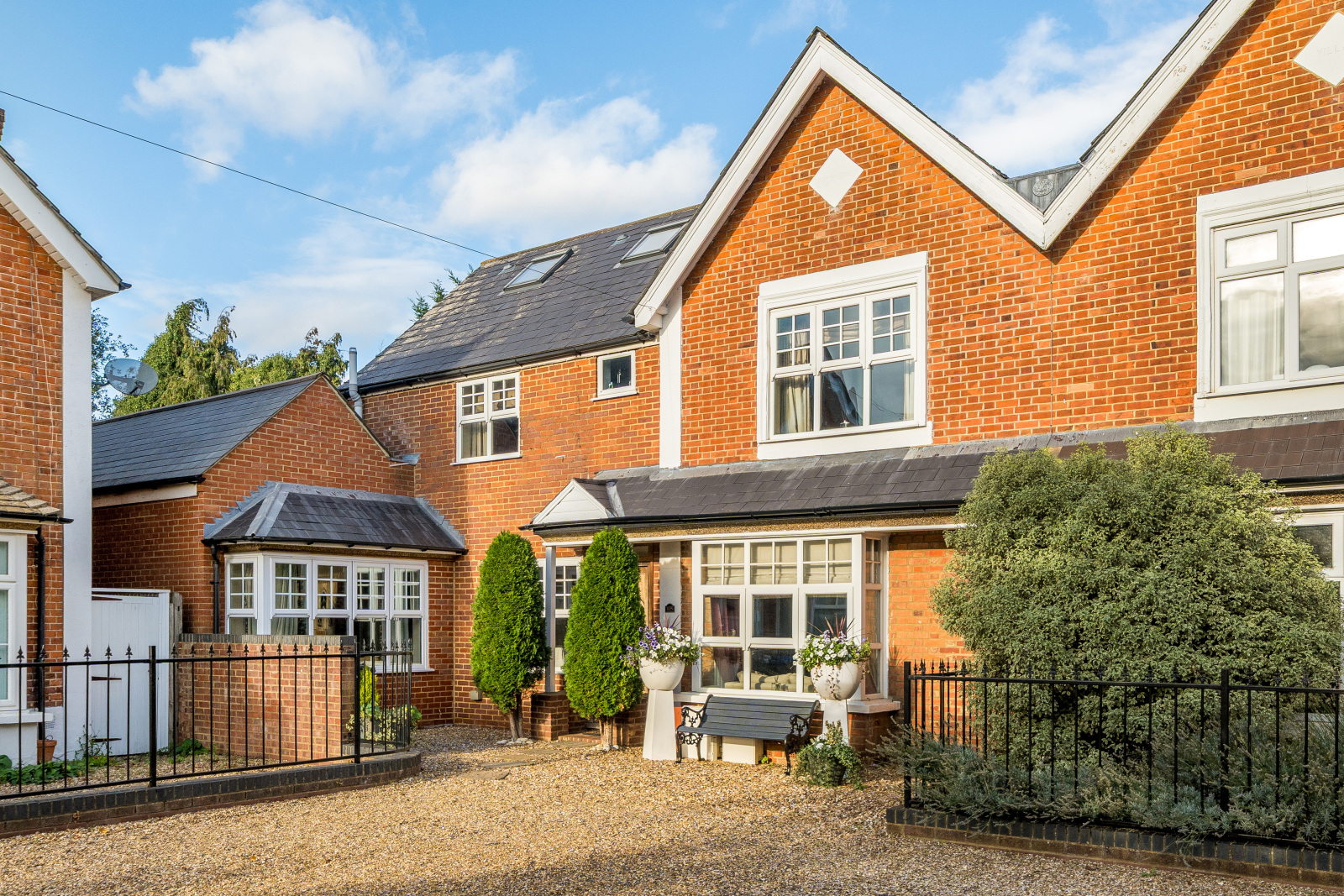 6 bedroom semi-detached house for sale 0