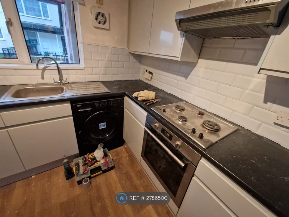 Imphal Close, Colchester photo 5