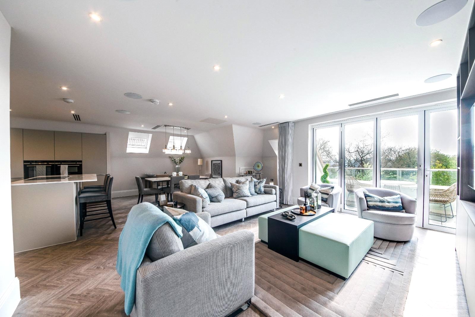 3 bedroom flat for sale 0