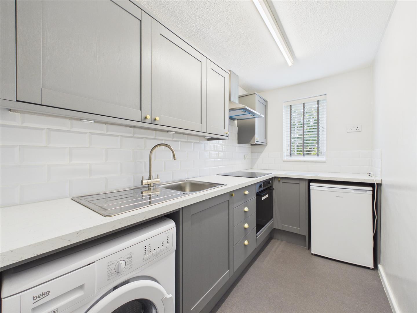 27, Roundhill Way, Loughborough photo 3