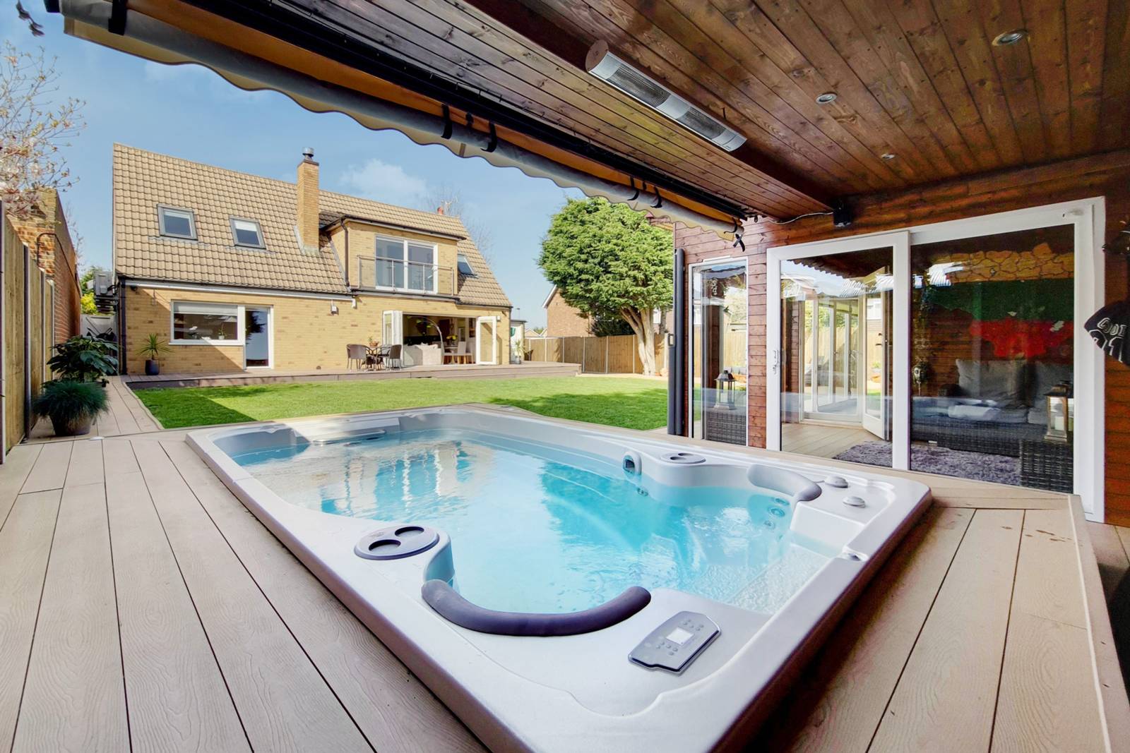 Emaar Beachfront – Duplex Podium 3 Bedroom Townhouse- Starting from €1,900,000
