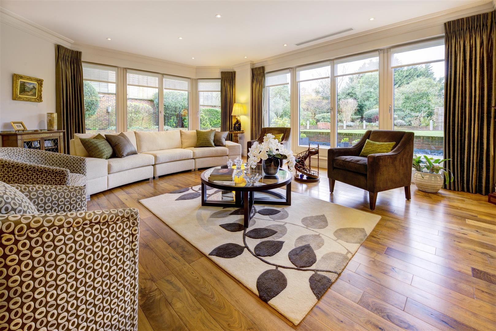 3 bedroom flat for sale 0
