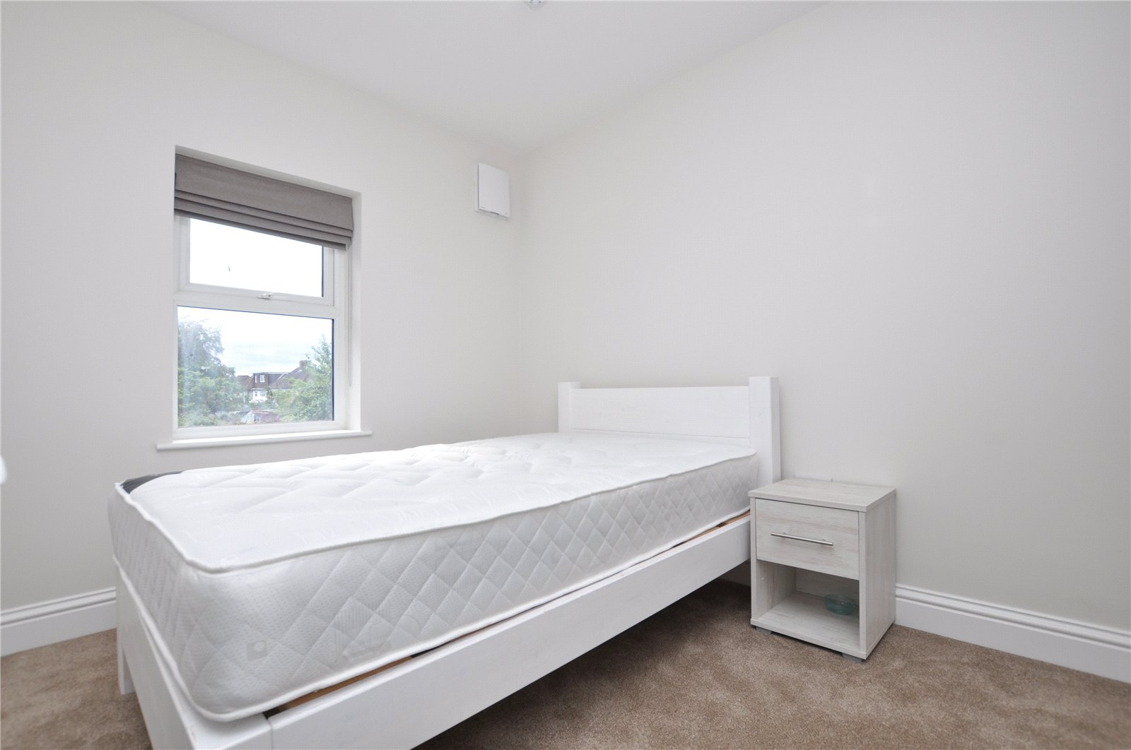 Flat D, 86, Church Lane East, Aldershot photo 4