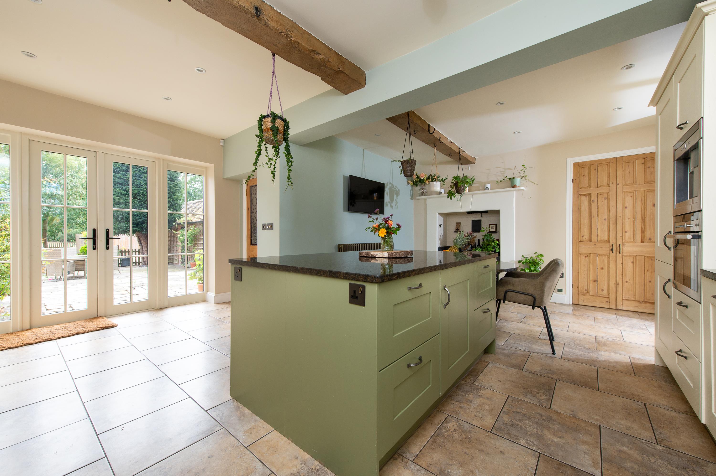 4 bedroom detached house for sale 0