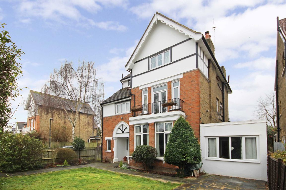 Flat 2, 39, Wellington Road, Hampton Hill photo 3
