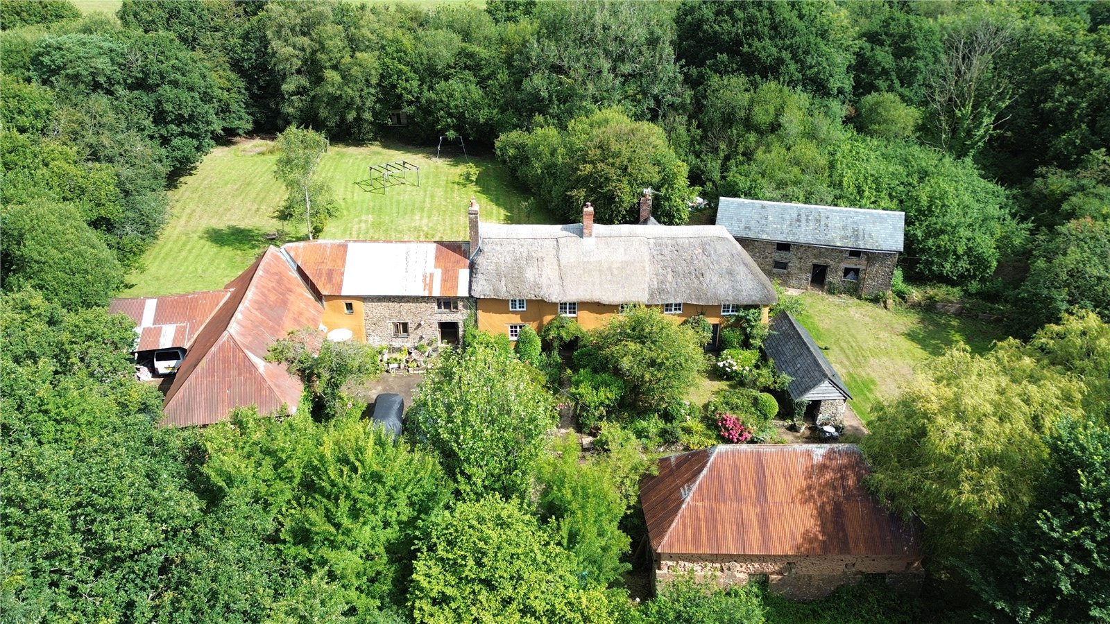 3 bedroom flat for sale