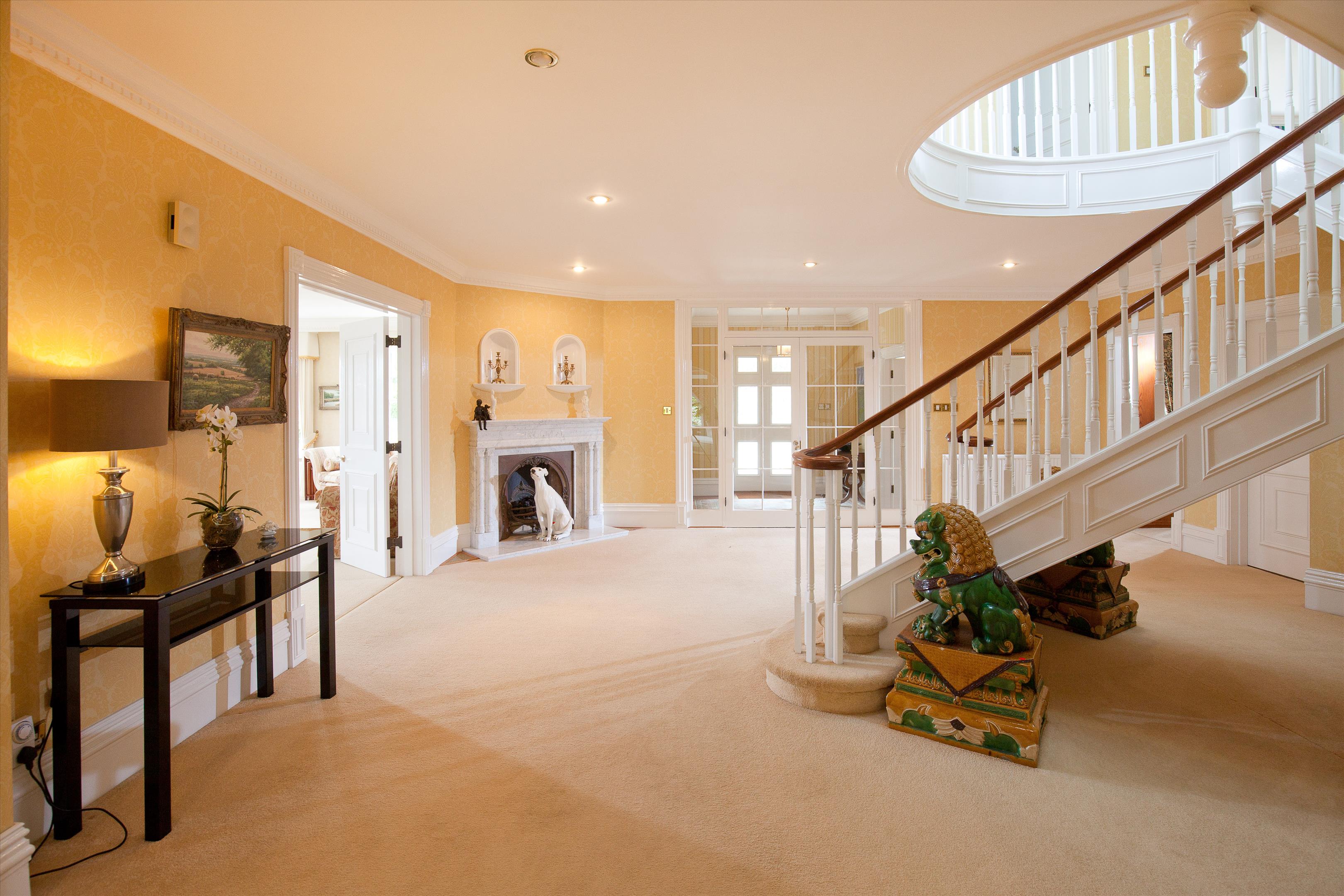 5 bedroom detached house for sale 0