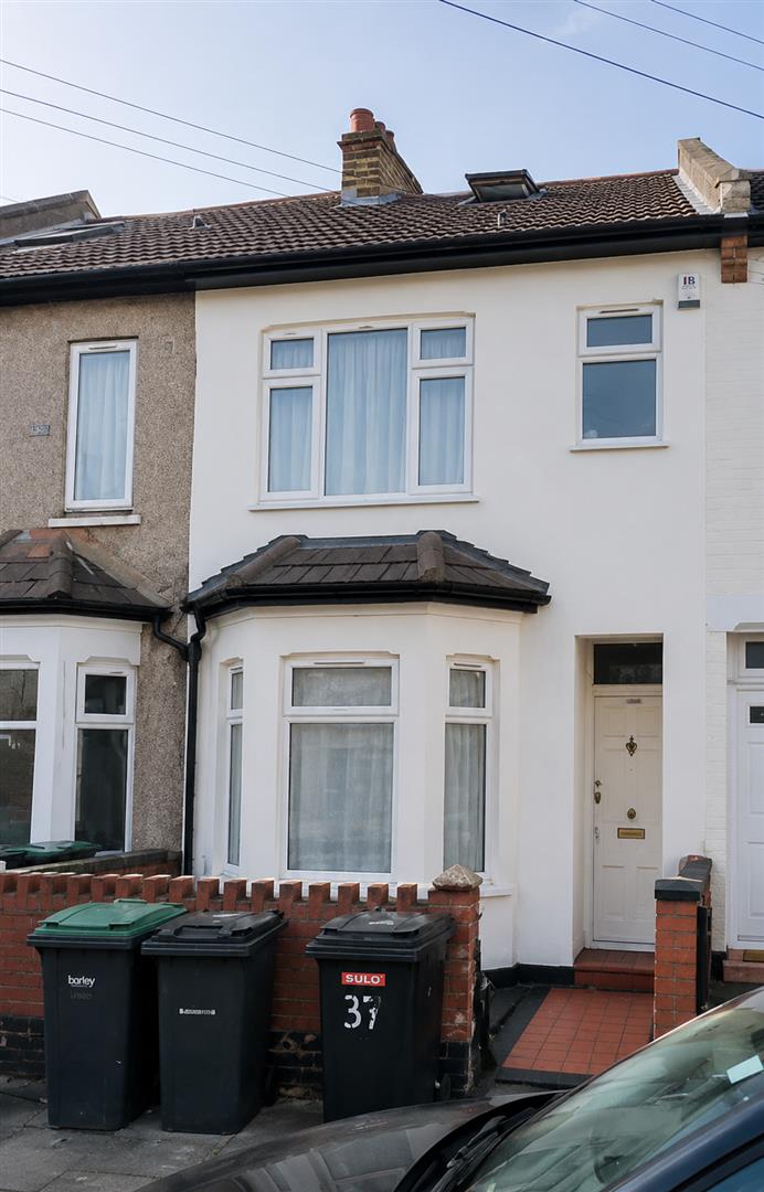 Unauthorised Flat 2, 37, Dawlish Road, London photo 2