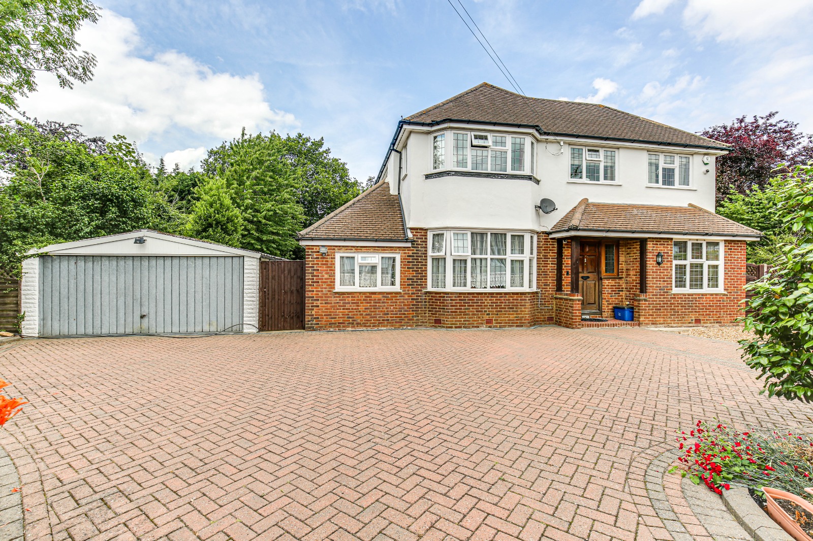 15 Shaw Crescent photo 4