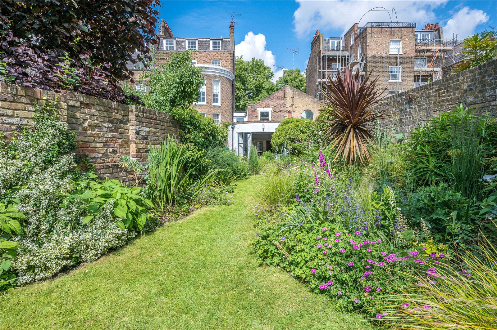 4 bedroom detached house for sale 0