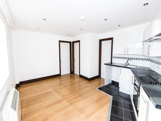 90 Shirley Road, Southampton photo 5