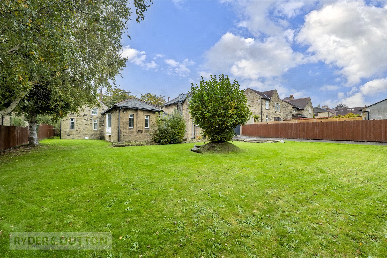 48, Beaumont Park Road, West Yorkshire photo 4