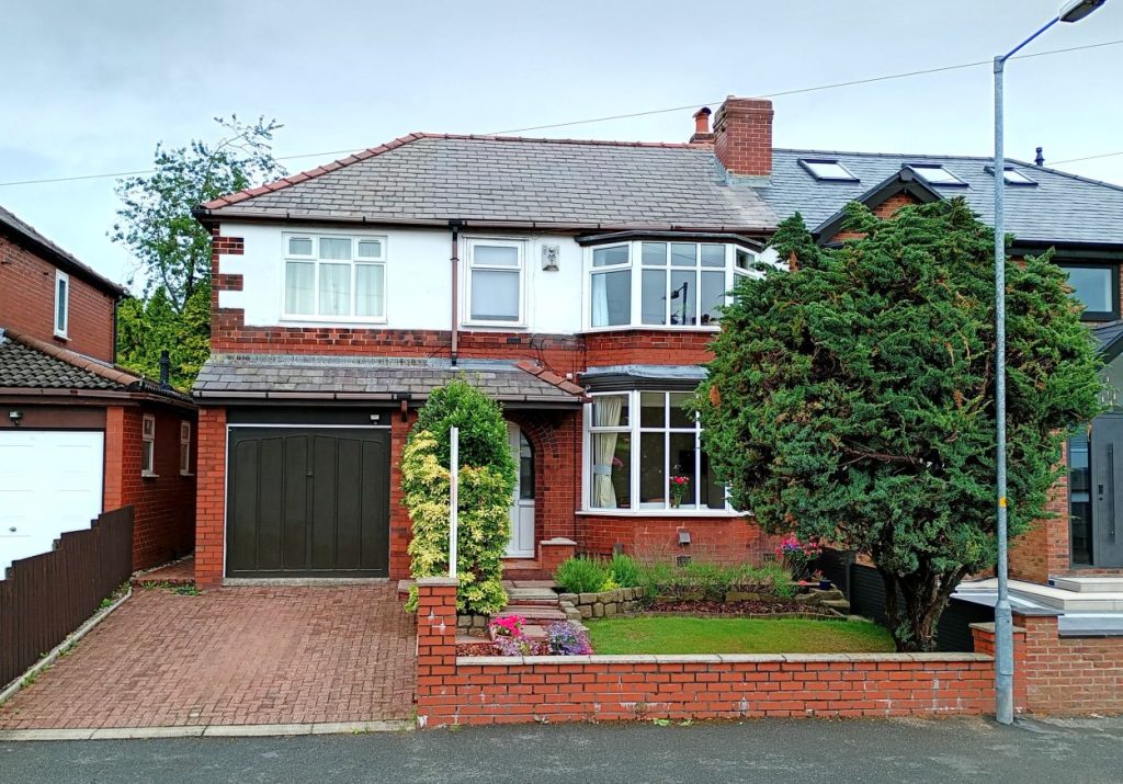 12 Verdure Avenue, Bolton, BL1 5ER - listing photo