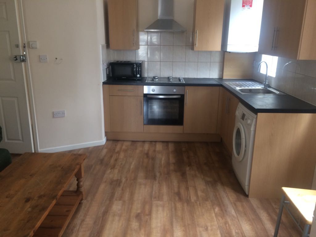 Flat 2 736A, High Road, Goodmayes photo 5