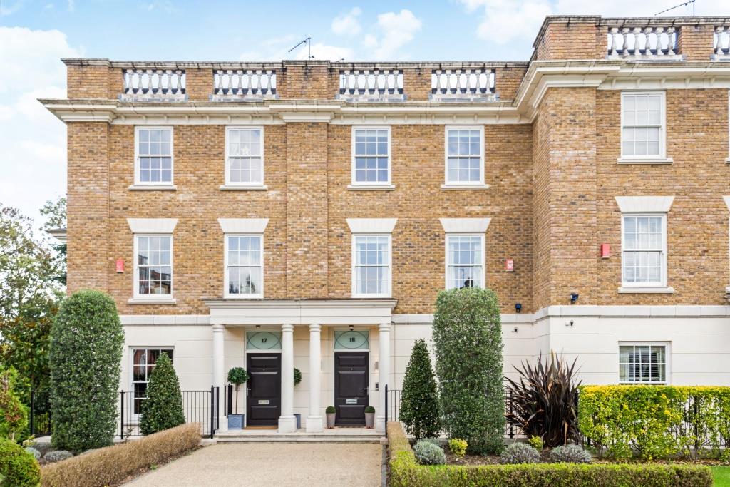 5 bedroom detached house for sale 0