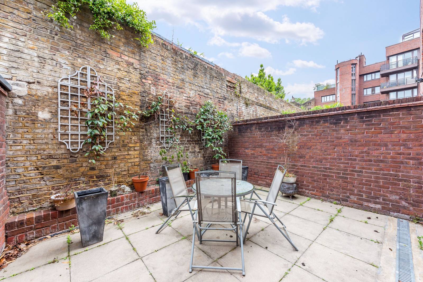 Free property report 14, Redfield Lane, London, SW5 0RN - Chimnie