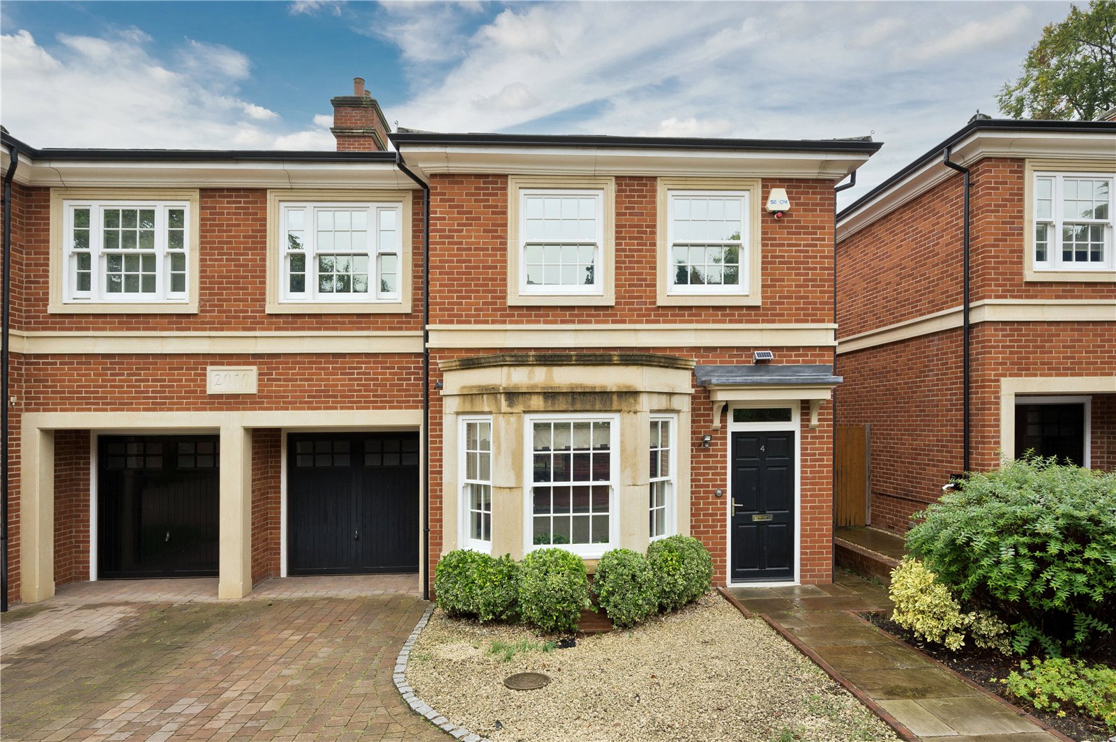 3 bedroom flat for sale in London