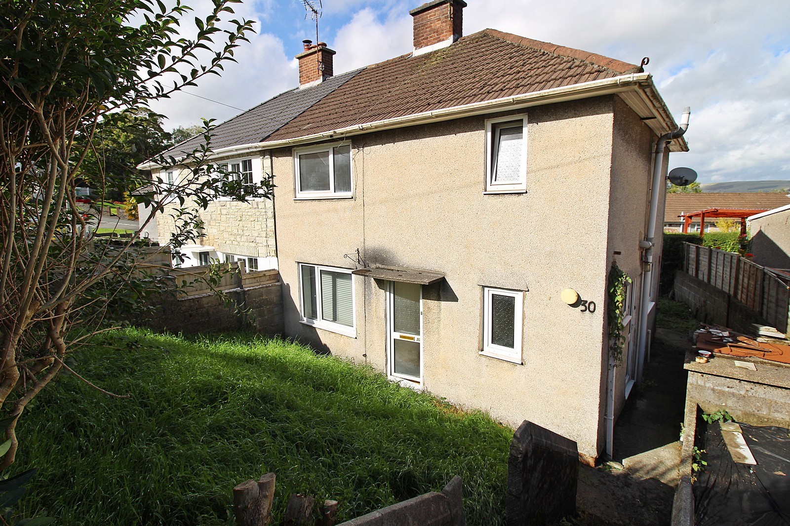3-bed house on 30, Heol Gwynno, Pontyclun, £175,000