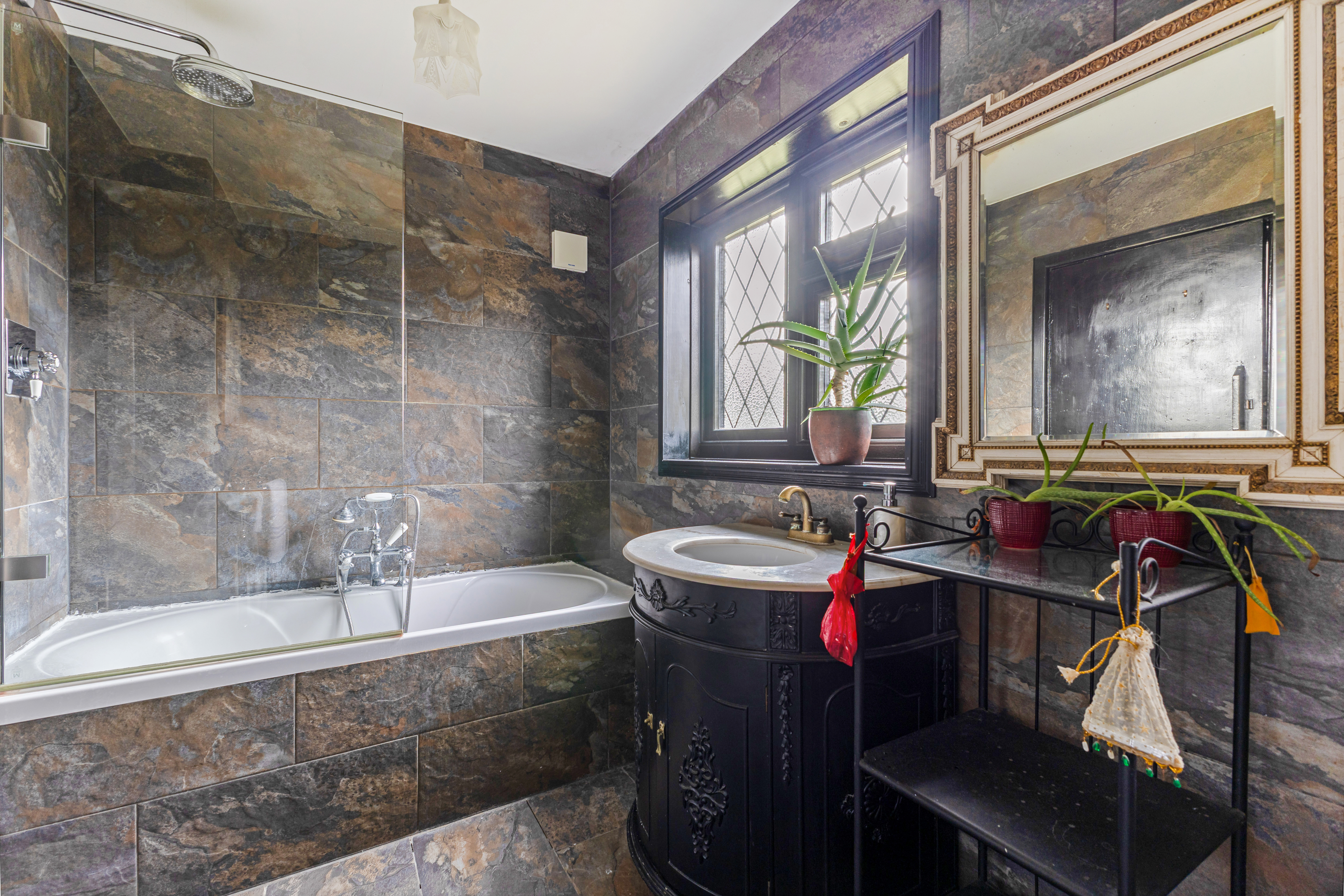 3 bedroom detached house for sale 0