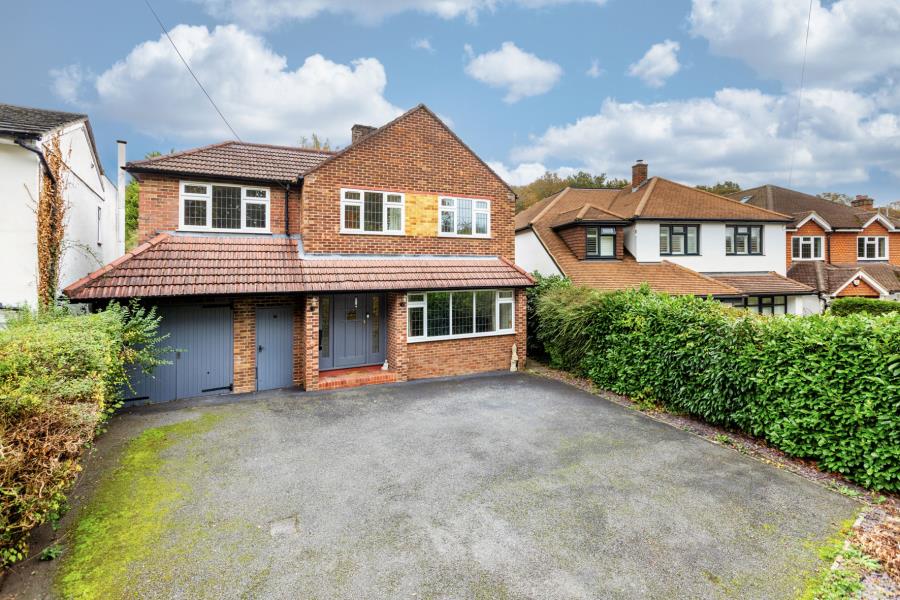 5 bedroom detached house for sale 0