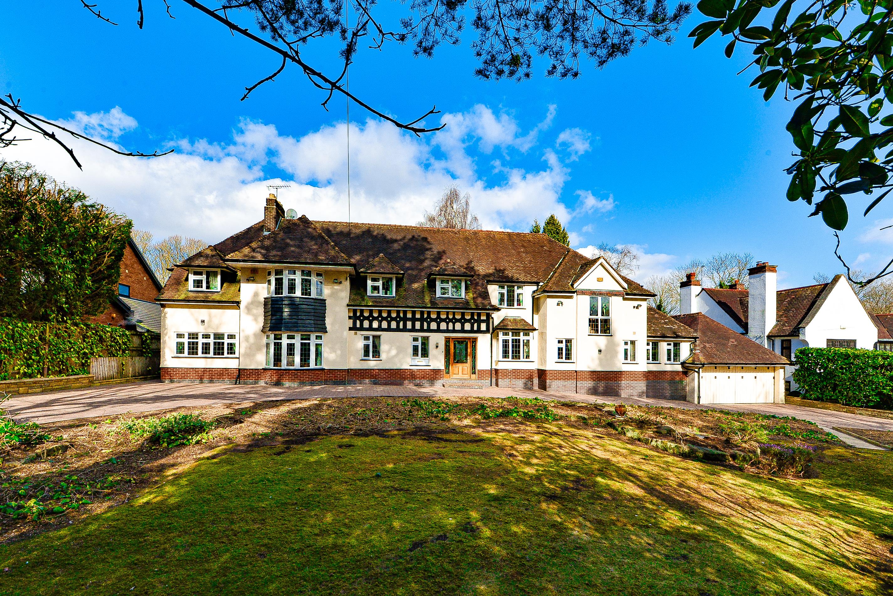 5 bedroom detached house for sale 0