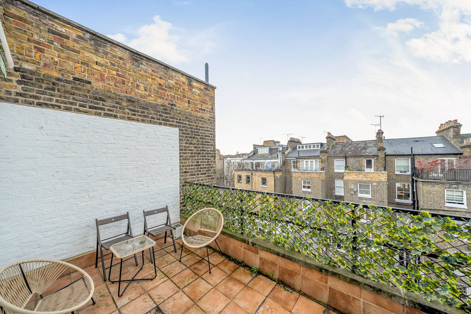 2 bedroom flat for sale 0