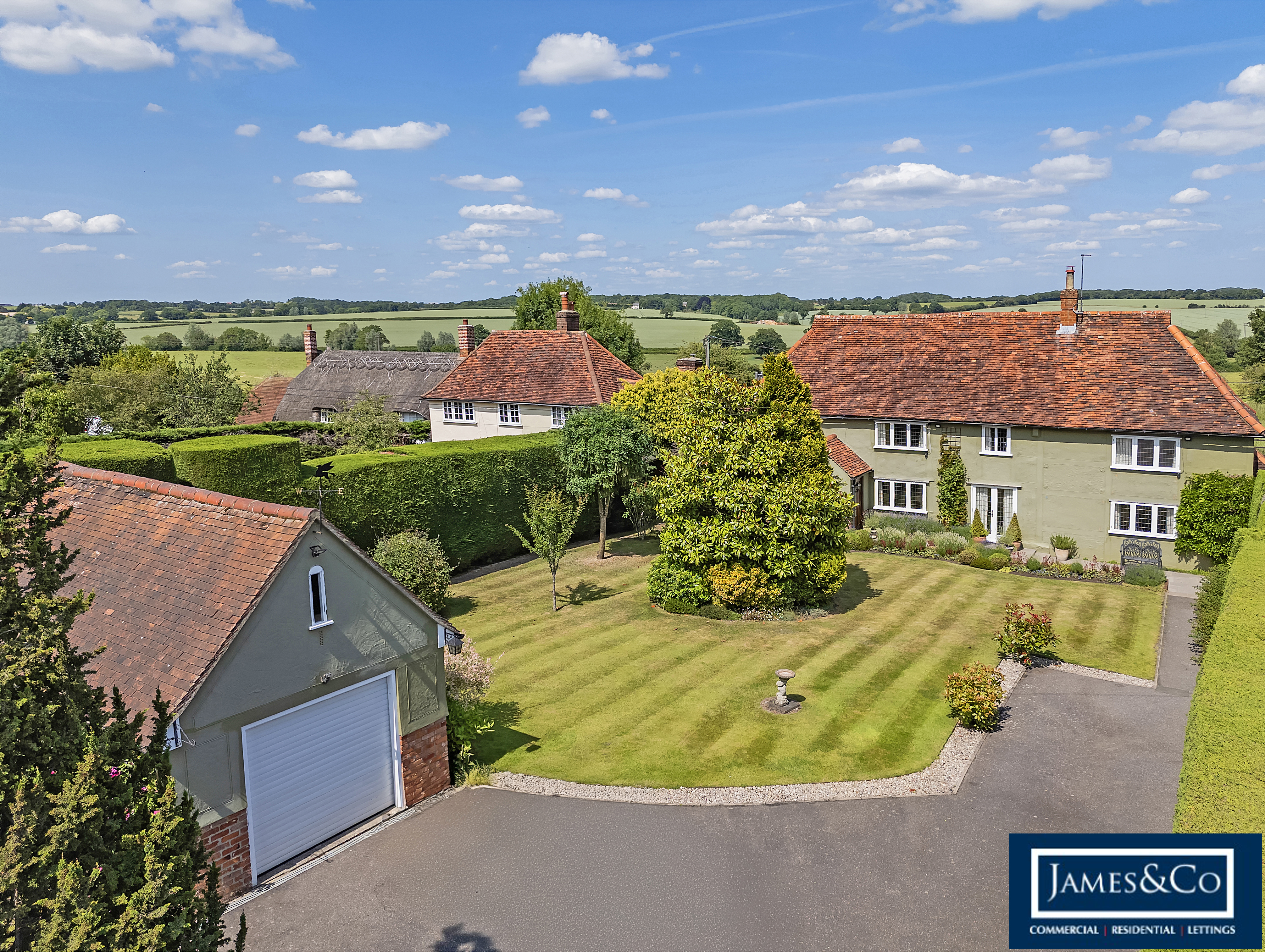 3 bedroom detached house for sale 0