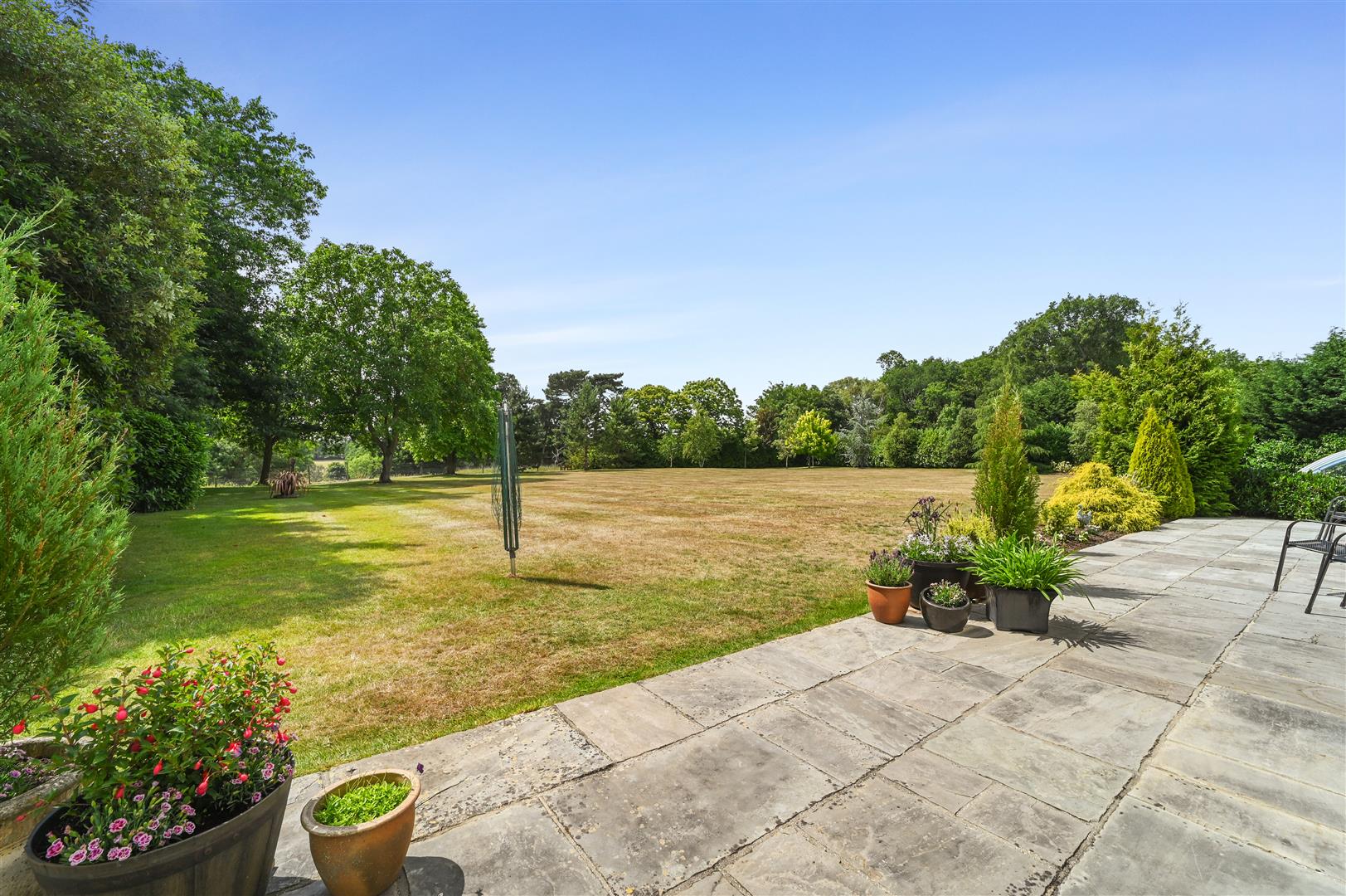 5 bedroom property for sale 0