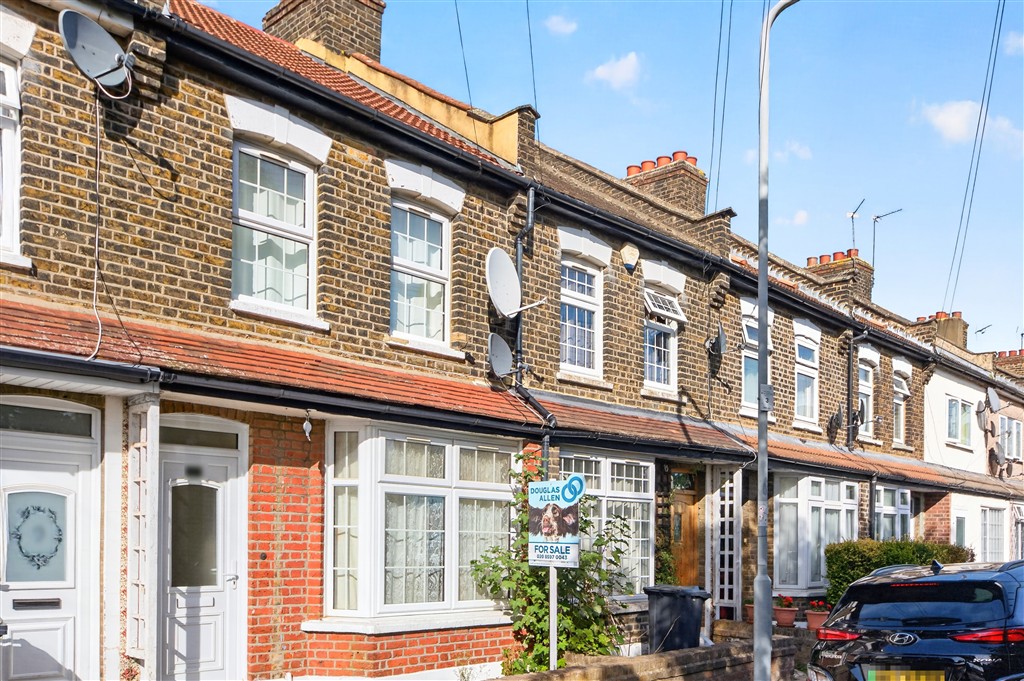 3 bed terraced house for sale