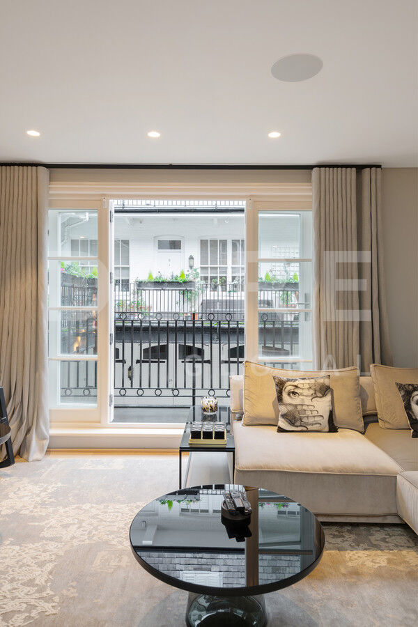 3 bedroom mews house for sale 0