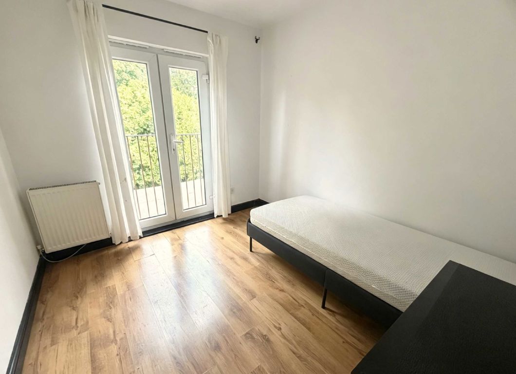 Second Floor Flat, 83, Renters Avenue, London photo 5