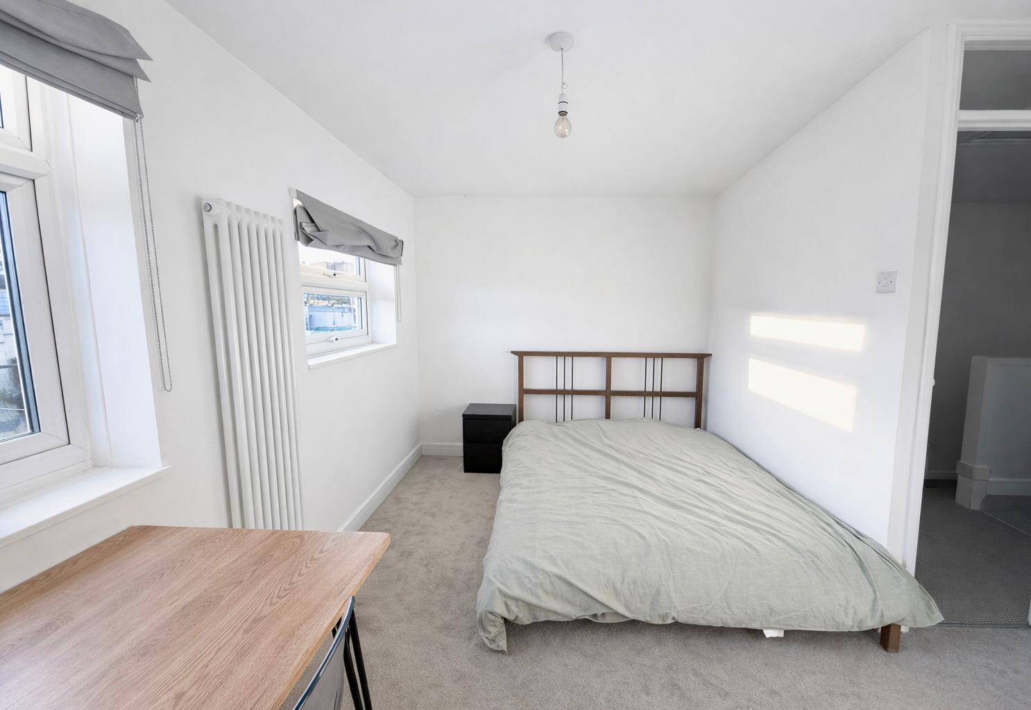 Room 1, 29, Southwood Close, Worcester Park photo 4