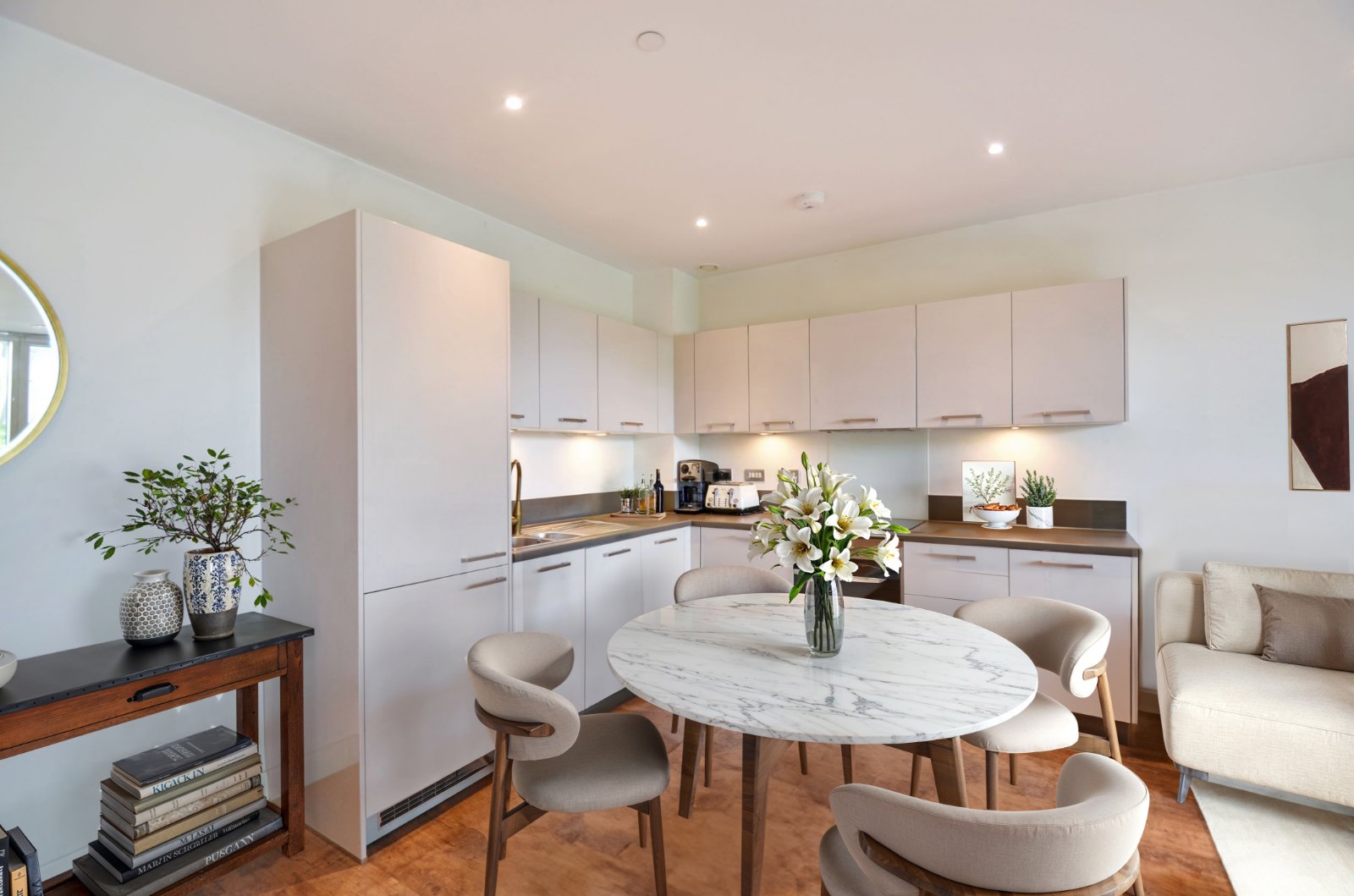 2 bedroom flat for sale 0