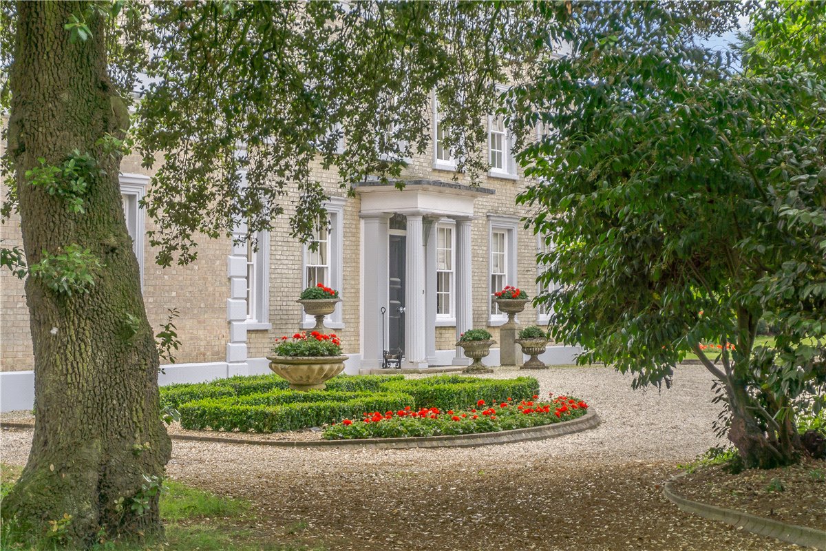 6 bedroom equestrian property for sale 0