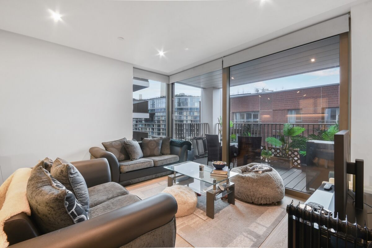 2 bedroom flat for sale 0