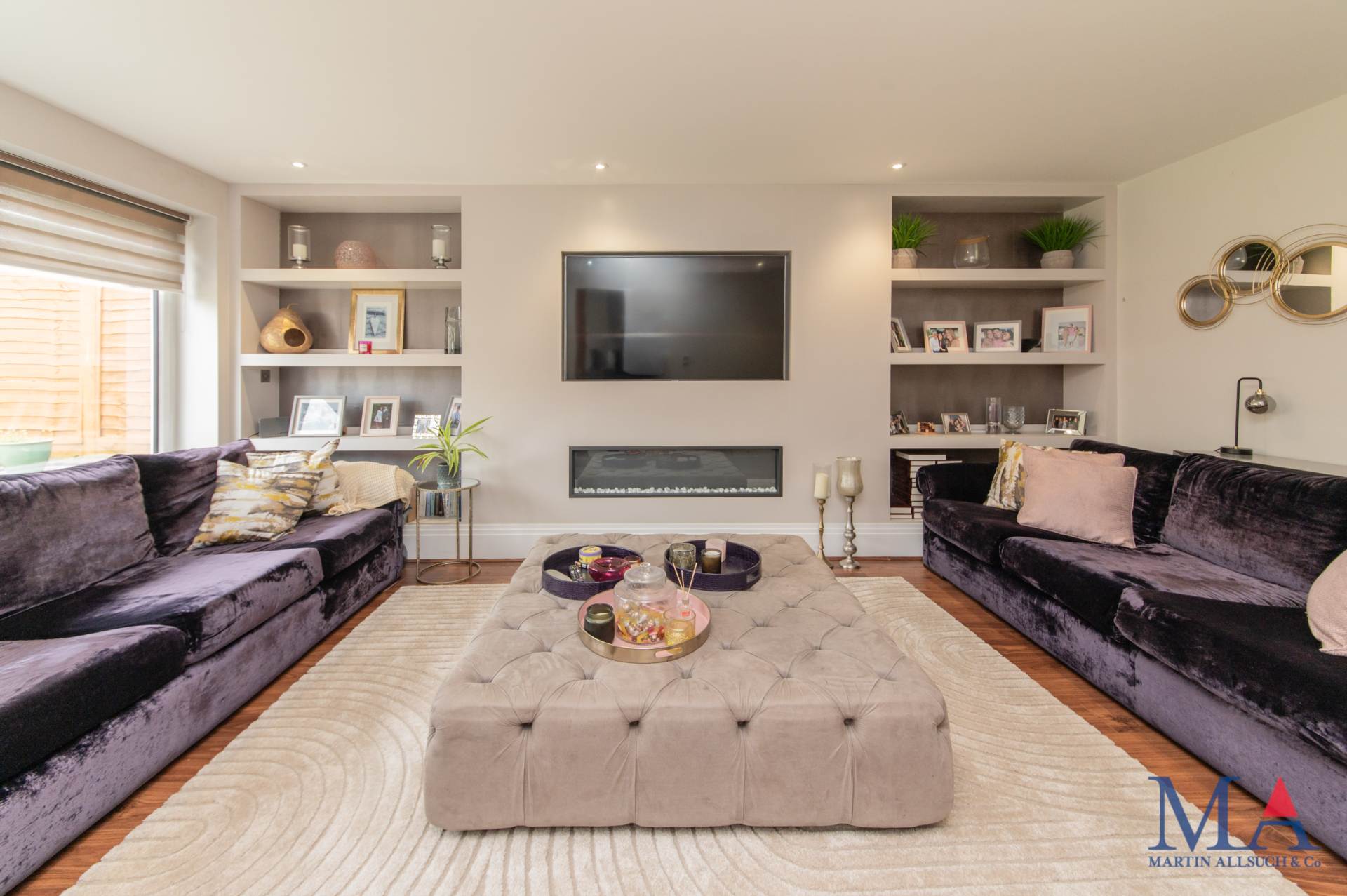 5 bedroom detached house for sale 0