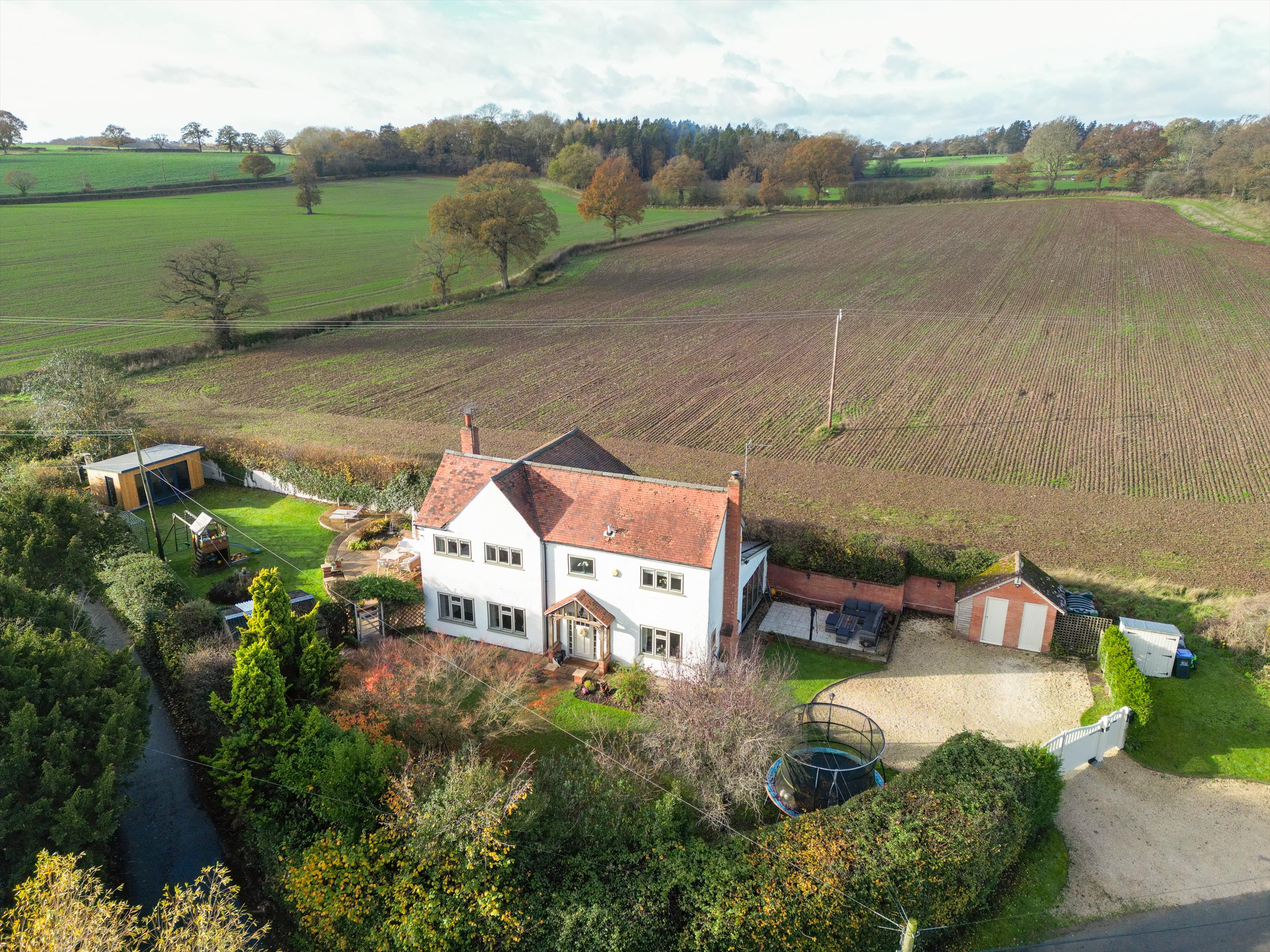 4 bedroom detached house for sale 0