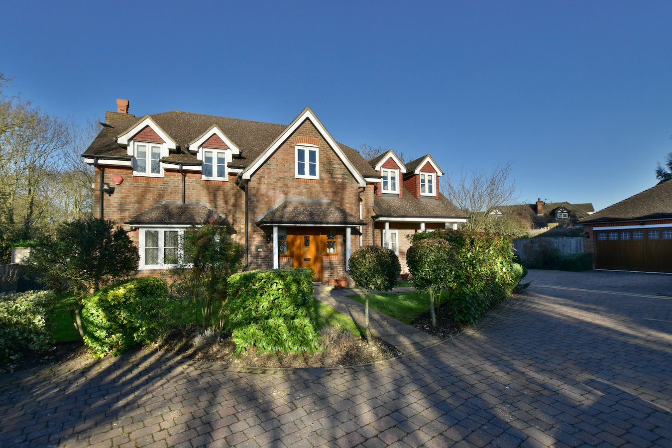 5 bedroom detached house for sale 0