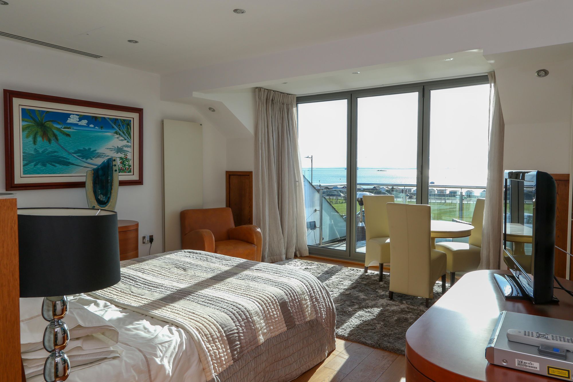 Photos of Thorpe Bay Gardens, Thorpe Bay SS1 61206468 PrimeLocation