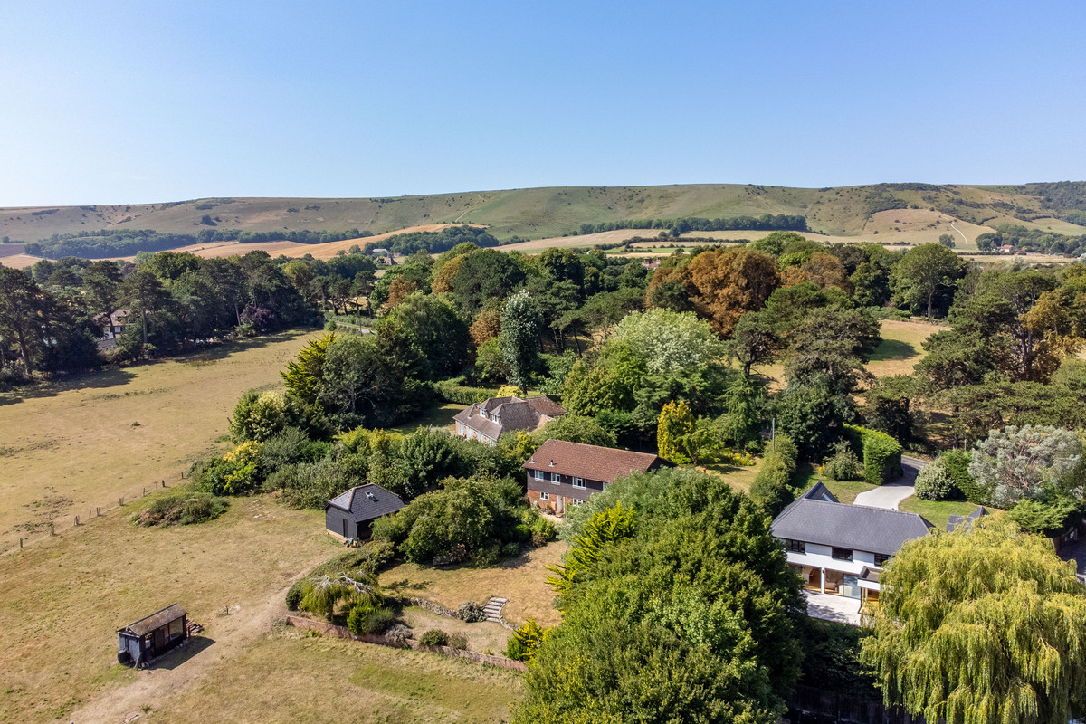 3 bedroom detached house for sale 0