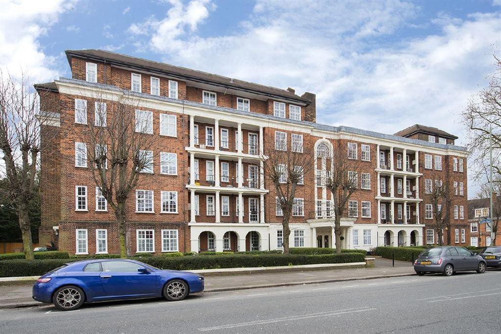 Flat 13, West Heath Court, Golders Green photo 5