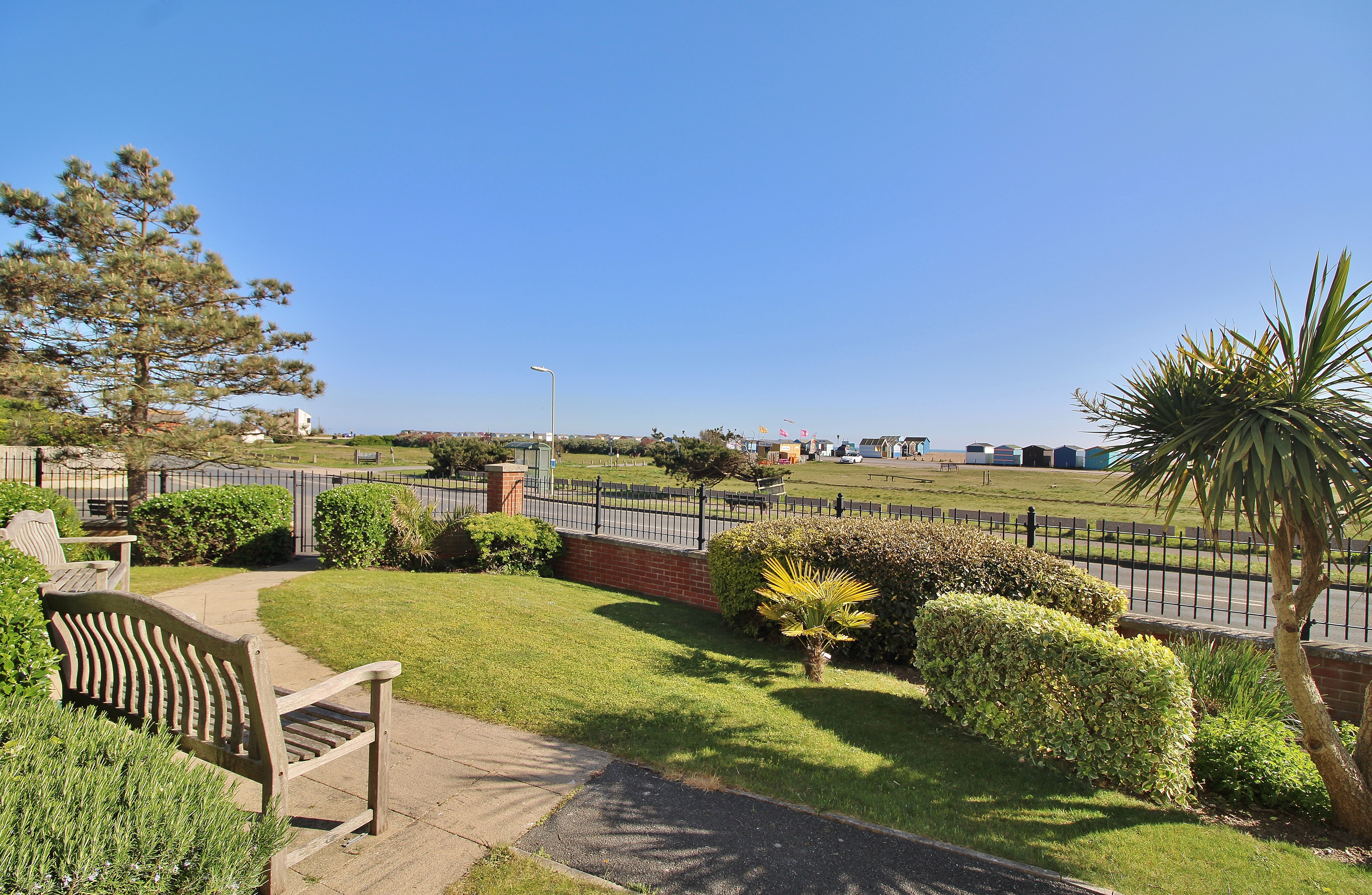 7 Dilkusha Court, 124, Sea Front, Hayling Island photo 3