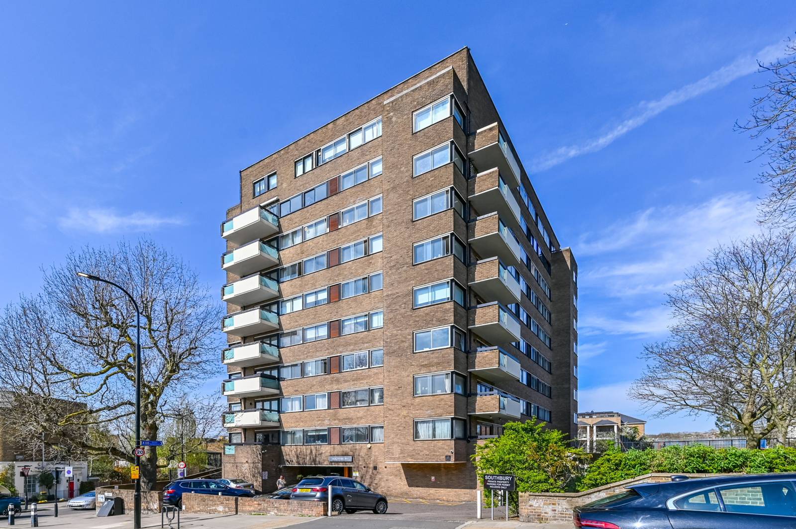 3 bedroom flat for sale 0
