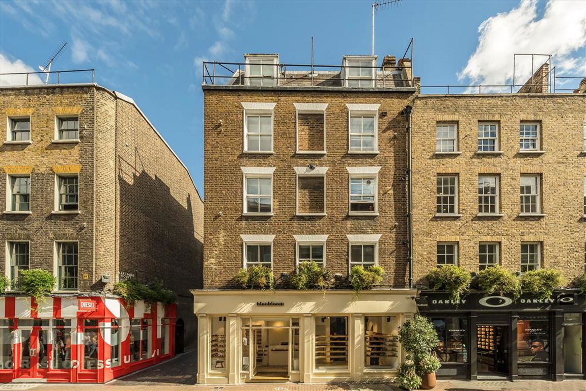 First Floor Flat, 24, Carnaby Street, London photo 5