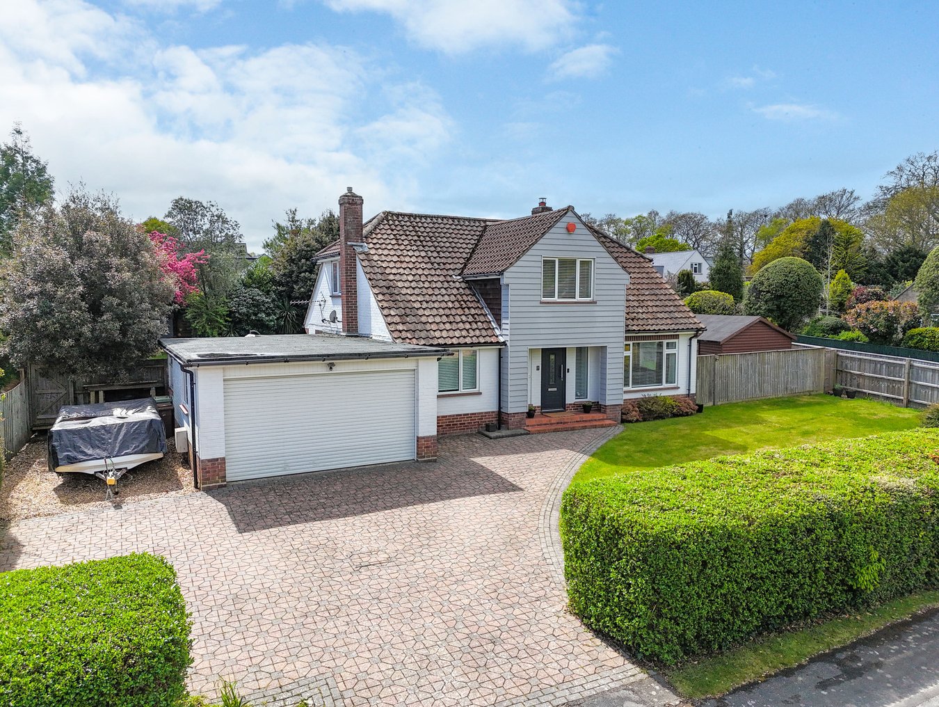 4 bedroom detached house for sale 0