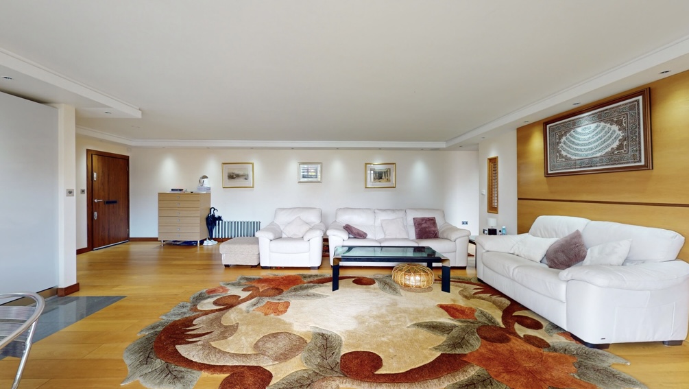 3 bedroom flat for sale 0